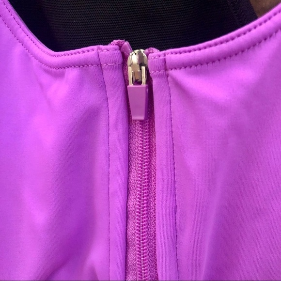 Marika fuchsia and black Razorback padded sports bra with front zipper. Medium - Picture 3 of 6